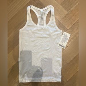 Lululemon Swiftly Tech Racerback 2.0 Size 4 NWT white with light gray stripes
